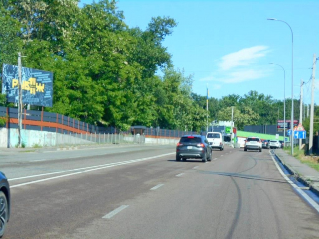 Щит 6x3,  смт. Гостомель, траса М-07 "Київ-Ковель", км 22+800 право, вул. Кулішова, 44