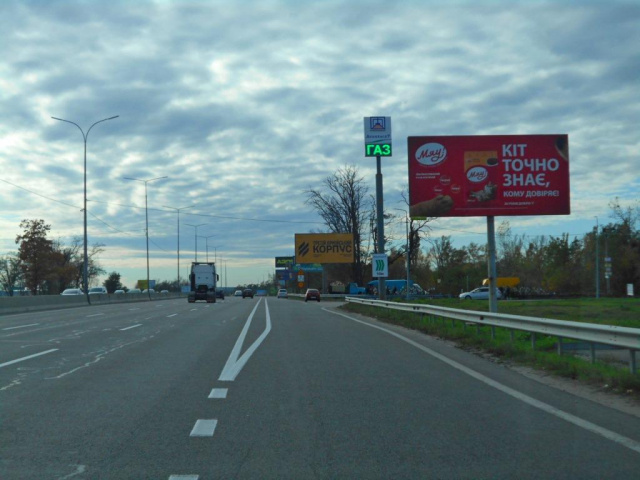 Щит 6x3,  с. Чабани, траса М-05 Київ-Одеса, км 17+030 право