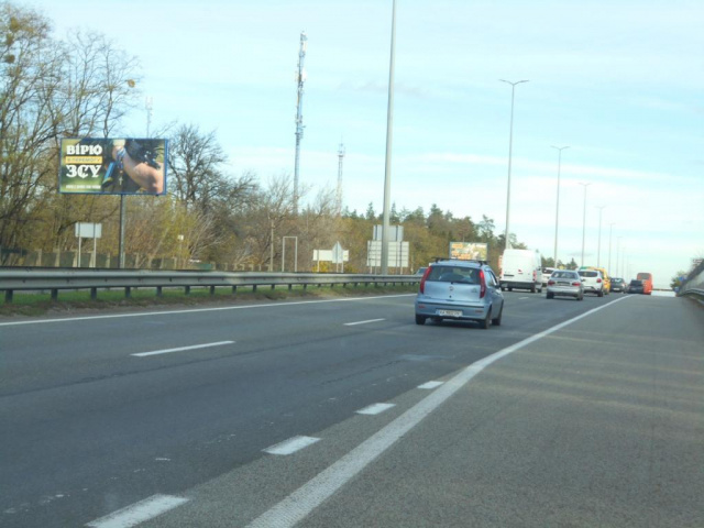 Щит 6x3,  с. Капітанівка, траса М-06 "Київ-Чоп" (Житомир), км 24+400 право