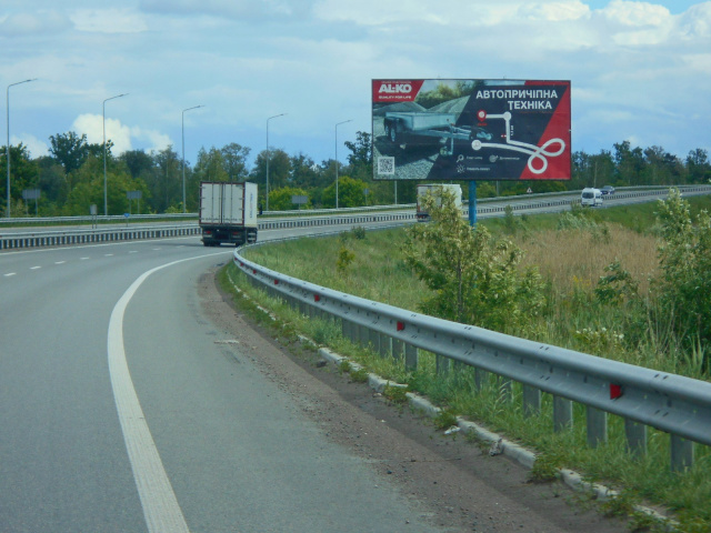 Щит 6x3,  с. Калинівка, траса М-01 "Київ-Чернігів-Нові Яриловичі", км 34+450 ліво