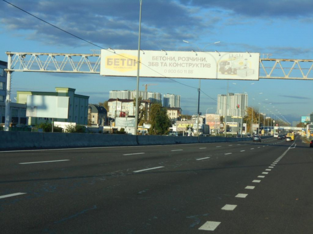 Щит 6x3,  с. Гатне, траса М-05 Київ-Одеса, км 14+510 право