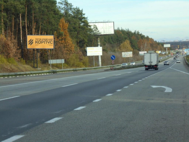 Щит 6x3,  с. Капітанівка, траса М-06 "Київ-Чоп" (Житомир), км 23+350 право