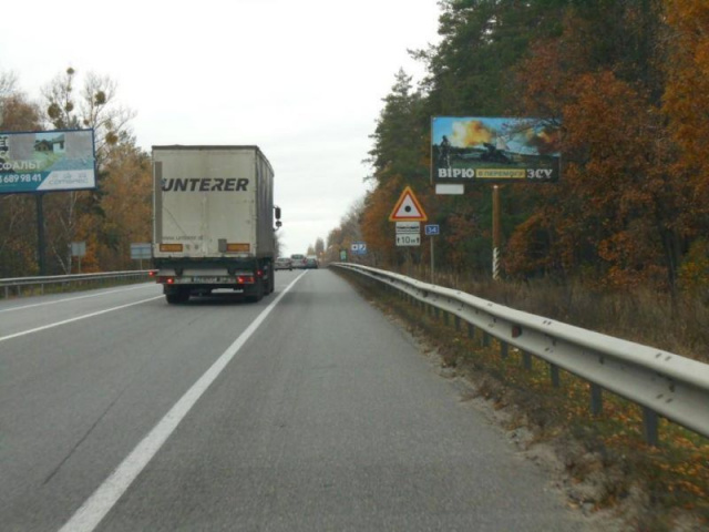 Щит 6x3,  смт. Ворзель, траса М-07 "Київ-Ковель", км 33+900 право