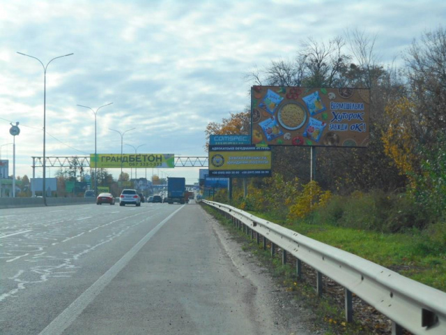 Щит 6x3,  с. Чабани, траса М-05 Київ-Одеса, км 15+880 право