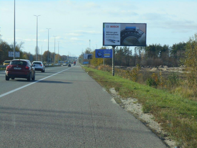 Щит 6x3,  с. Мрія, траса М-06 "Київ-Чоп" (Житомир), км 30+100 право