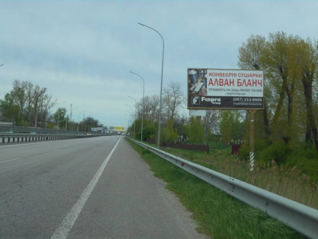 Щит 6x3,  с. Іванків, харківська траса, траса М-03 "Київ-Харків", км 46+200 ліво