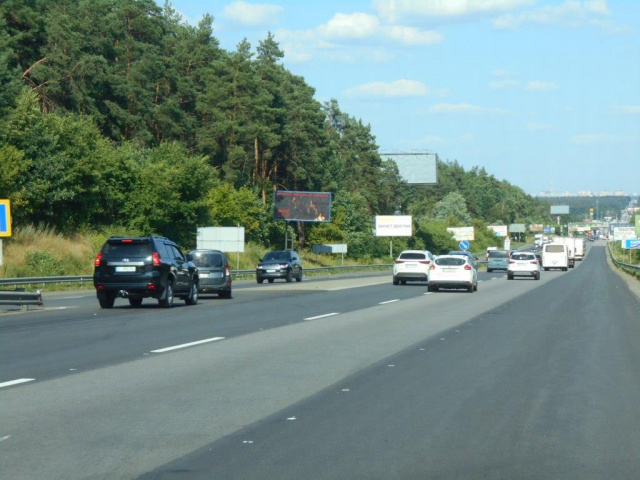 Щит 6x3,  с. Капітанівка, траса М-06 "Київ-Чоп" (Житомир), км 23+350 право