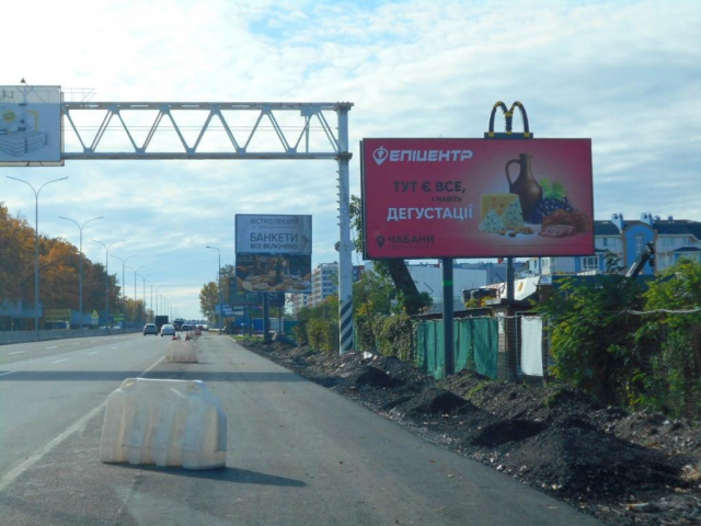 Щит 6x3,  с. Гатне, траса М-05 Київ-Одеса, км 14+510 право