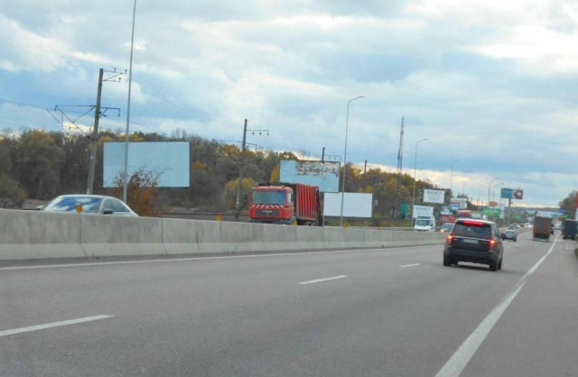 Щит 6x3,  Дніпровське шосе, траса Н-01 "Київ-Знам'янка", км 20+400 ліво