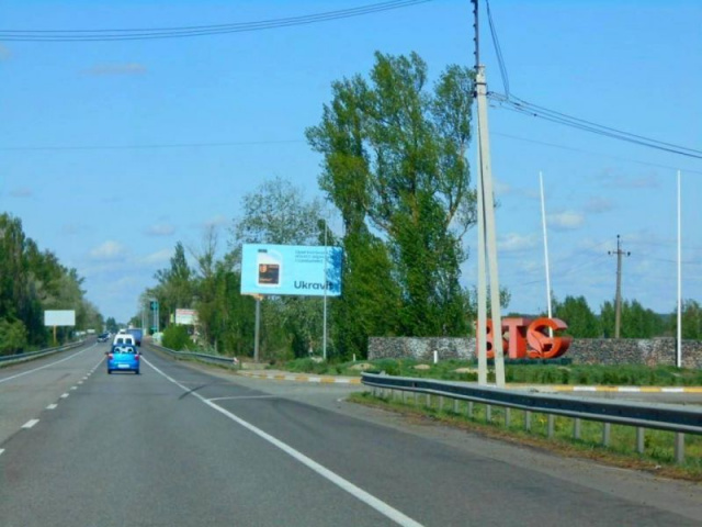 Щит 6x3,  смт. Немішаєво, траса М-07 "Київ-Ковель", км 35+400 право