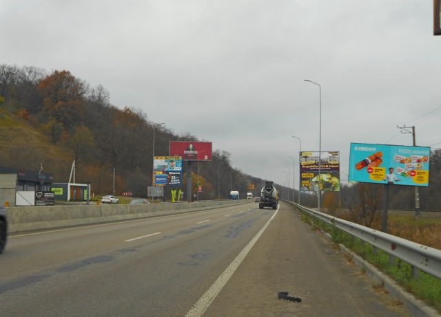 Щит 6x3,  Дніпровське шосе, траса Н-01 "Київ-Знам'янка", км 20+400 ліво