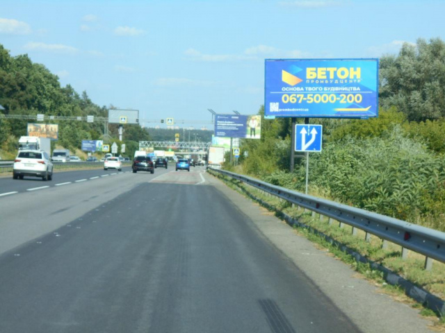 Щит 6x3,  с. Капітанівка, траса М-06 "Київ-Чоп" (Житомир), км 23+100 ліво