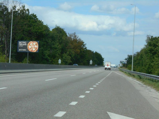 Щит 6x3,  смт. Калинівка, траса М-05 Київ-Одеса, км 29+650 право