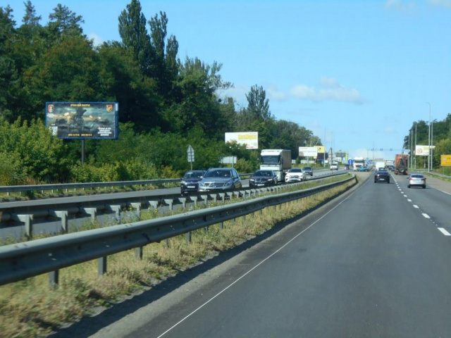 Щит 6x3,  с. Капітанівка, траса М-06 "Київ-Чоп" (Житомир), км 23+300 ліво