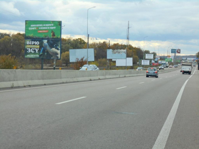 Щит 6x3,  Дніпровське шосе, траса Н-01 "Київ-Знам'янка", км 20+370 ліво